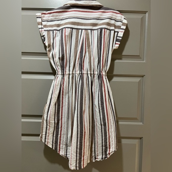 Striped Button-Down Dress (w/Collar and Tie Waist) - Picture 2 of 4